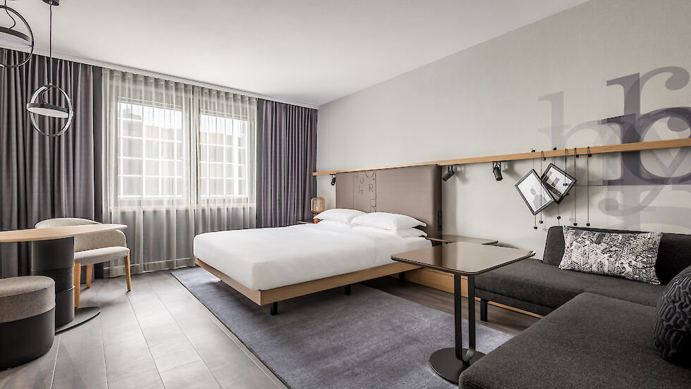 Deluxe room at Frankfurt Airport Marriott Hotel