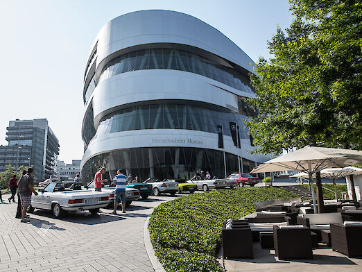 Außenansicht Mercedes-Benz Museum