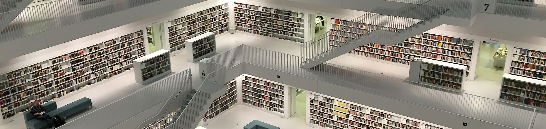 Bibliothek auf mehreren Ebenen