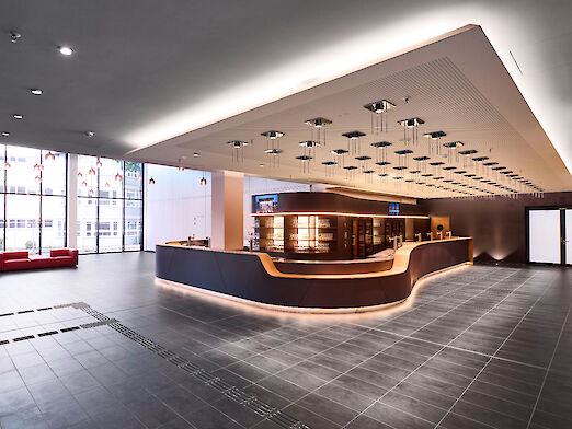 View of the counter and parts of the foyer in the RHEIN SIEG FORUM